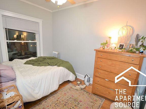 4th image of 4606 N Lincoln Ave #2