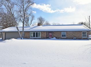 732 Riverview Dr, Thiensville, WI 53092