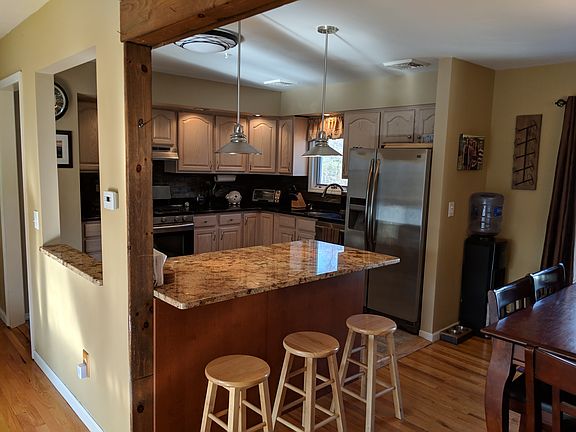 5th image of 24 Lakeview Dr