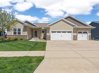 260 Battle Creek Dr, Marion, IA 52302