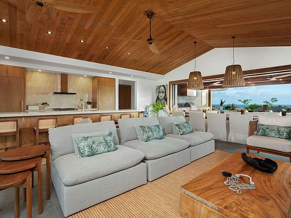4th image of 2837 Pualeikukui Pl