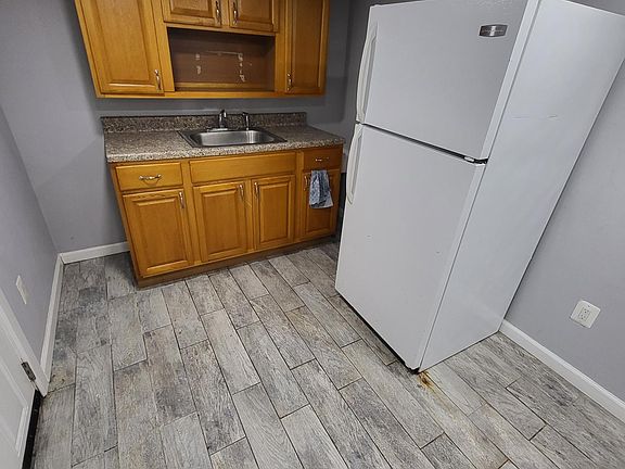 3rd image of 1324 American Ave