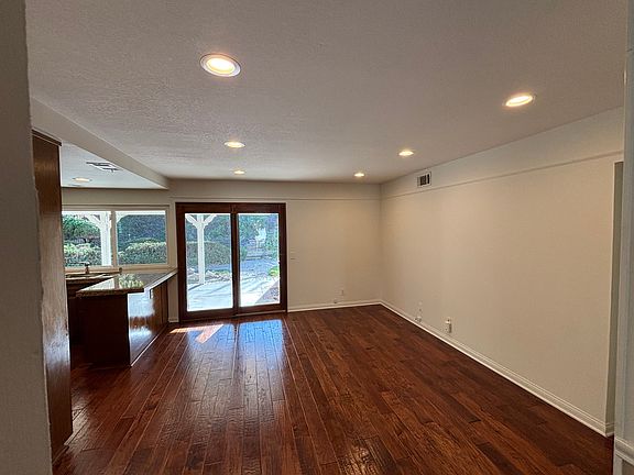 2nd image of 4034 Colonett Pl