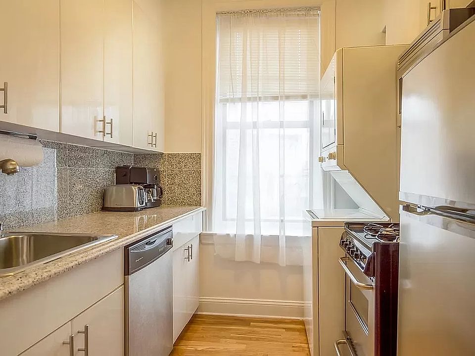 1st image of 90 Thompson St APT F1