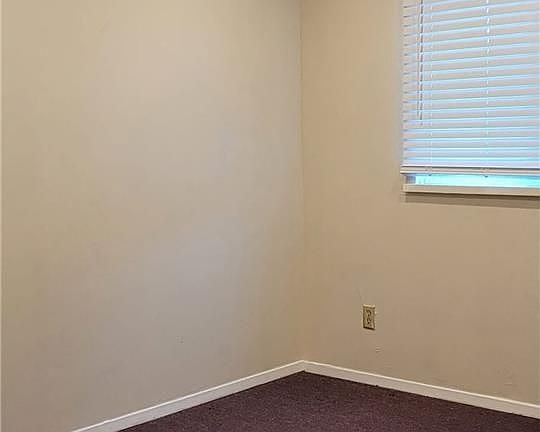 3rd image of 855 Ellesmere Rd