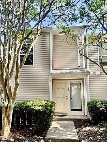 3837 Staffordshire Ln Photo 1