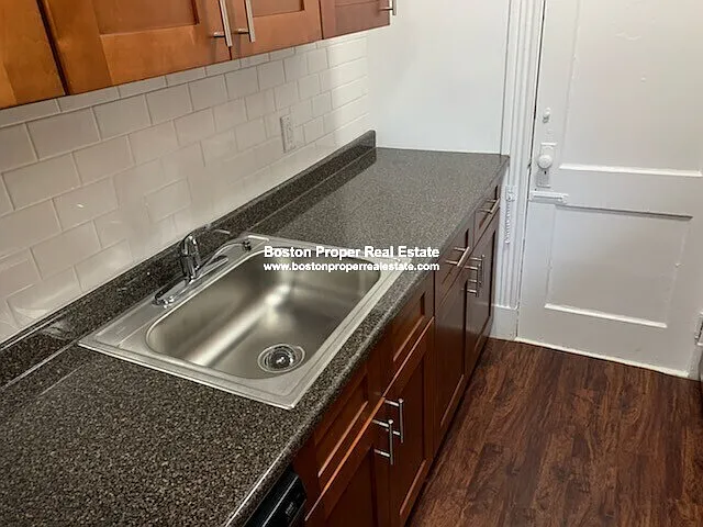 235 Park Dr #15 — Photo 4