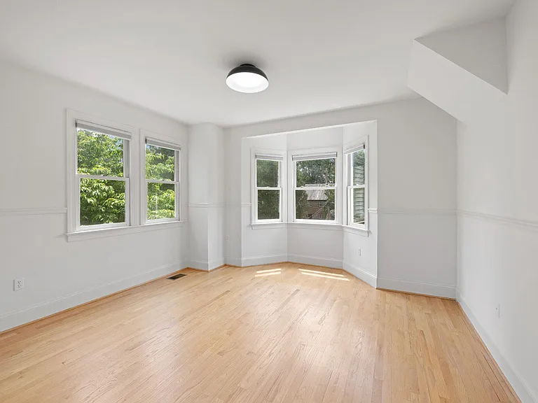 4830 Brandywine St NW — Photo 14