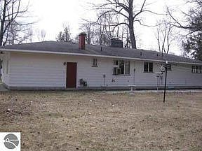 3rd image of 142 Sunset Dr