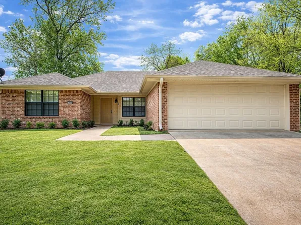 201 W Walton Ave, Gladewater, TX 75647