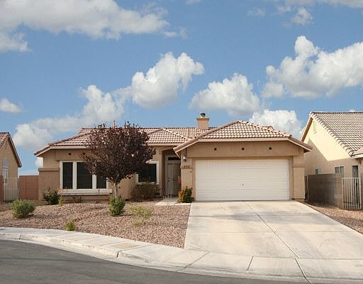 1st image of 2708 Old Town Dr