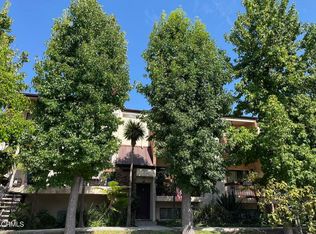 320 McHenry Rd Unit 27, Glendale, CA 91206