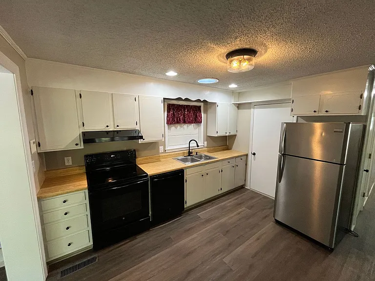 2890 Beta St — Photo 12