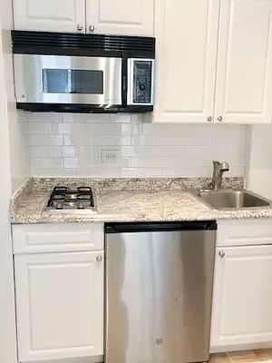 3rd image of 76 Charles St APT 1G