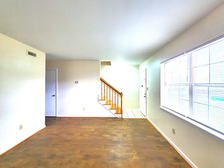1002 Willow Dr #109 — Photo 7