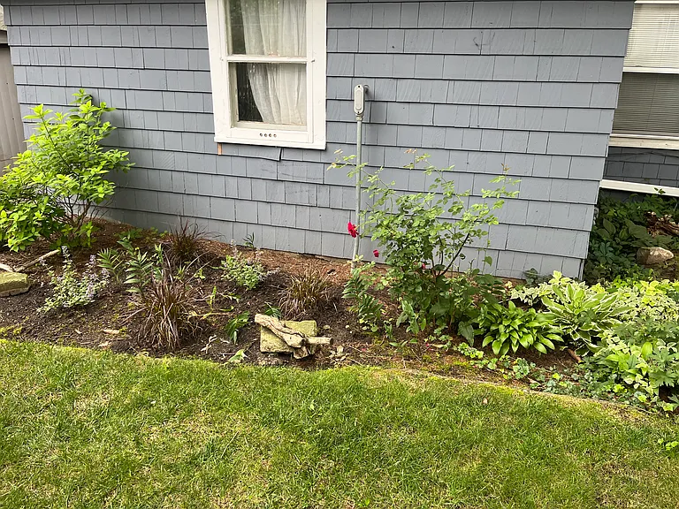 111 Pleasant Ave — Photo 2