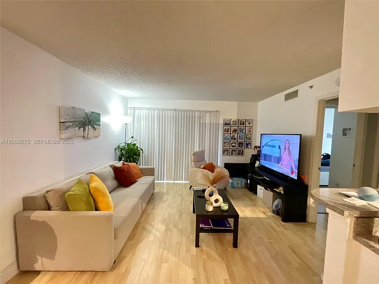 420 S Park Rd #108 — Photo 9