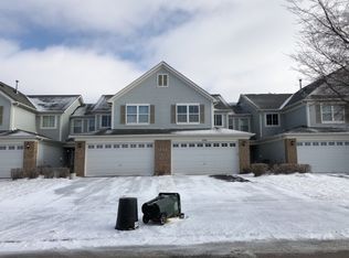 494 Dancer Ln, Oswego, IL 60543