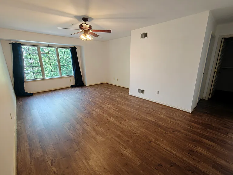 366 Bristol Cir — Photo 19