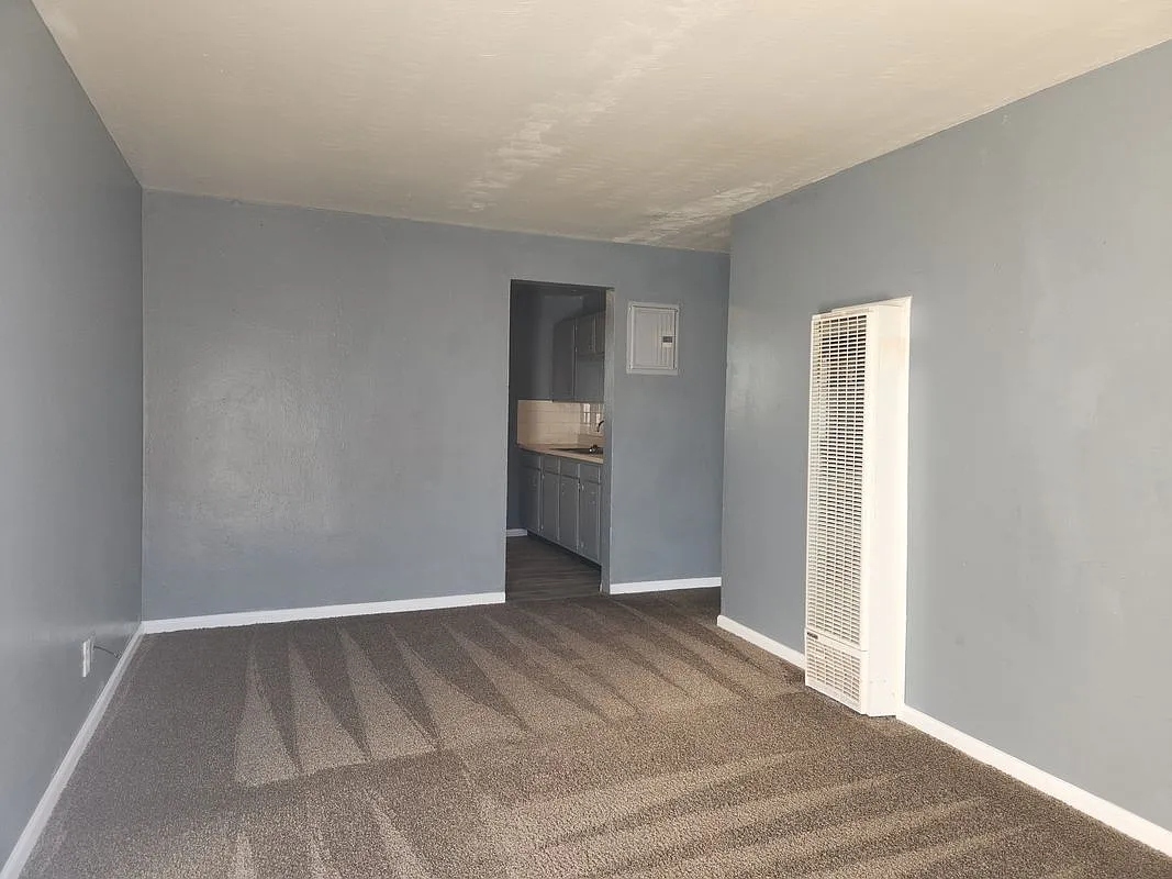 1 bed, 1.0 bath, 550 sqft, $1,200 — Photo 2