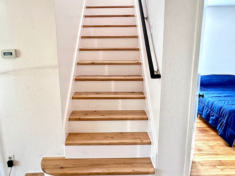 2404 Rowland Ave — Photo 18