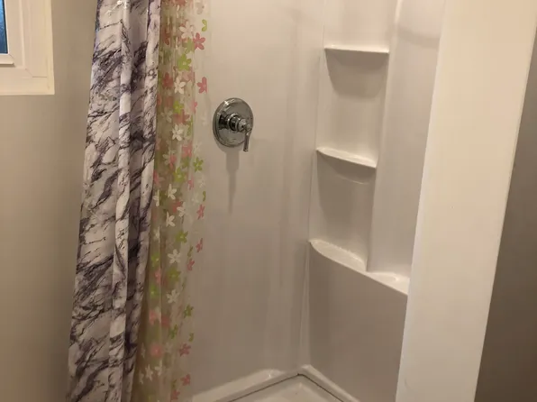 5850 Greenview Rd #1, Calabasas, CA 91302