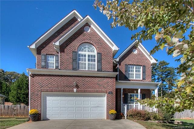 1st image of 425 Deerfield Dr