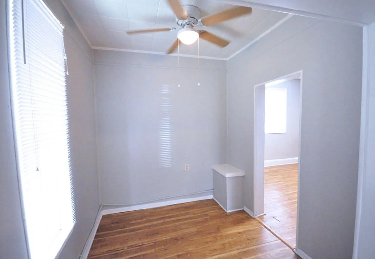 3 bed, 1.0 bath, $1,599 — Photo 4