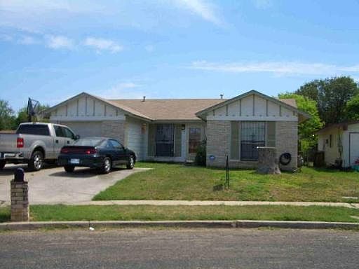 1st image of 802 SPRING PARK DR