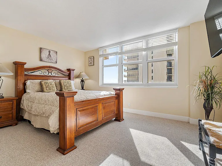 5440 N Ocean Dr #907 — Photo 28