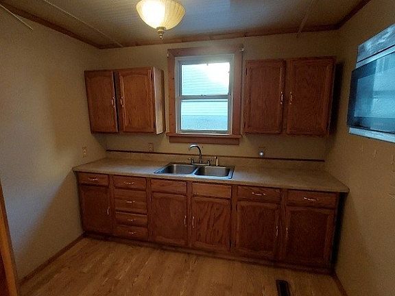 5th image of 519 Garden Way