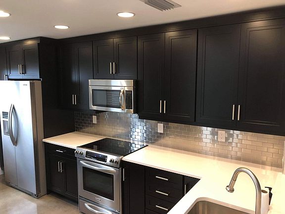3rd image of 801 SE 16th Ct APT 4