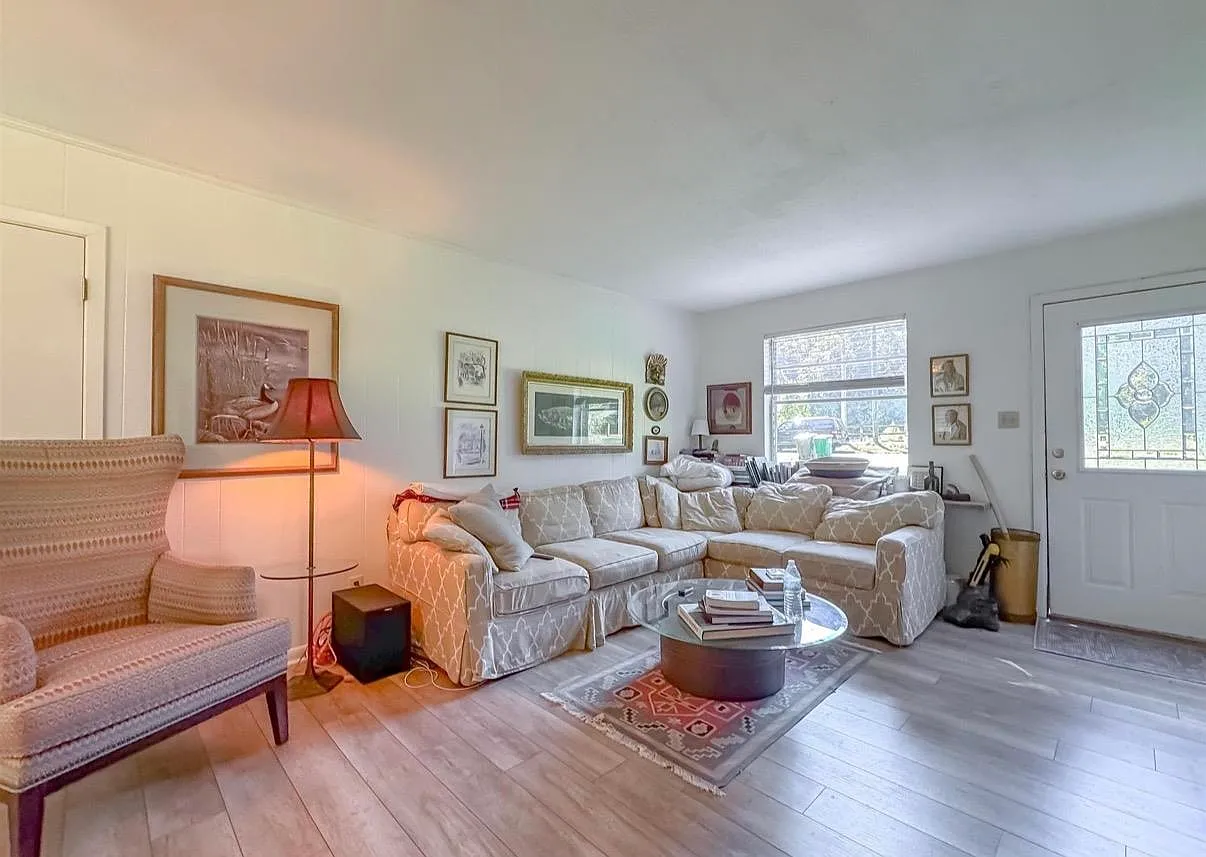 3 bed, 1192 sqft, $1,725 — Photo 4