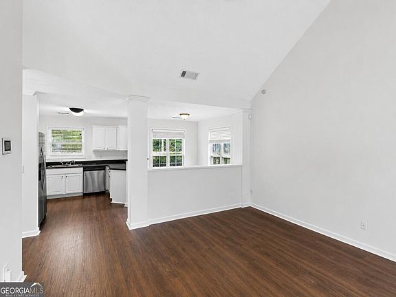 5th image of 335 Colley St