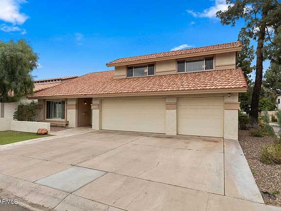 3rd image of 1331 E NORTHSHORE Drive