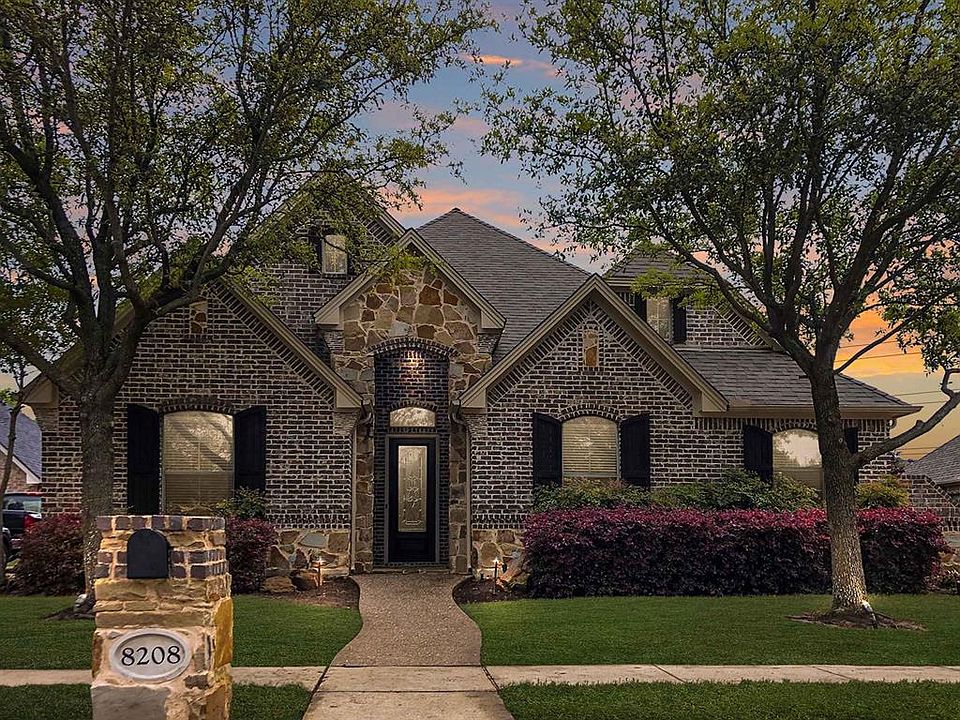 1st image of 8208 Regency Dr