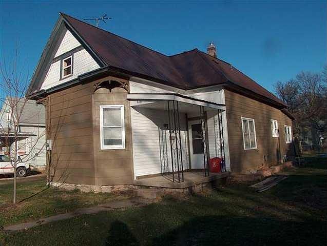 1st image of 126 S Schuyler St