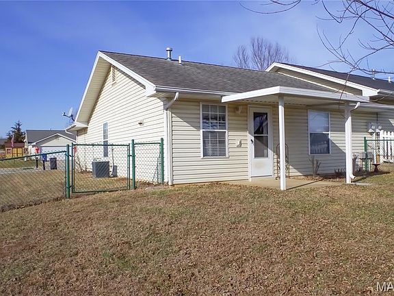 2nd image of 42 Kingston Dr