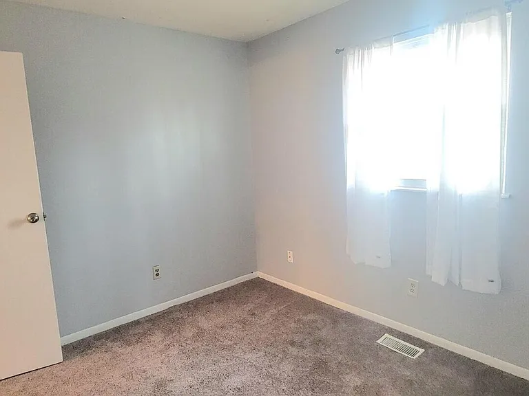 4145 Camelot Dr — Photo 10
