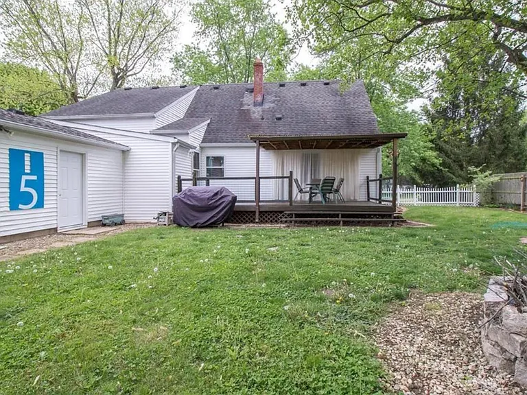 7050 Caroline Ave — Photo 7
