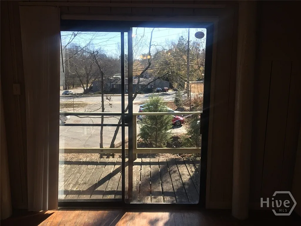 2 bed, 1.5 bath, 722 sqft, $1,125 — Photo 4