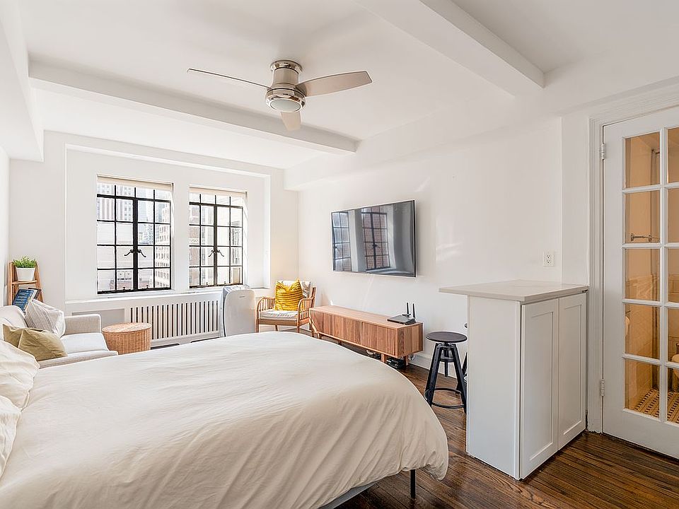 1st image of 25 Tudor City Pl APT 2016