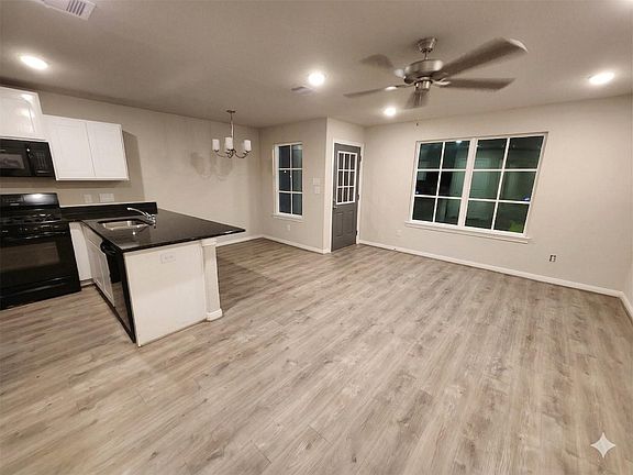 3rd image of 422 3rd St