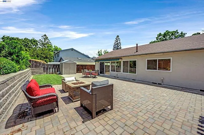 2883 Westchester Dr — Photo 21