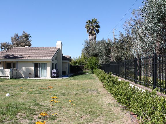 4th image of 41393 Avenida De La Reina