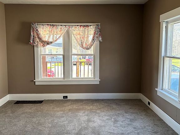 2nd image of 1274 13th St SE #1