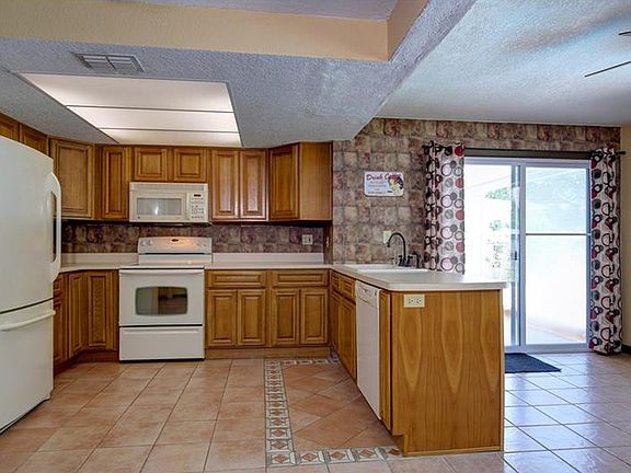 5th image of 1019 Woodbrook Dr