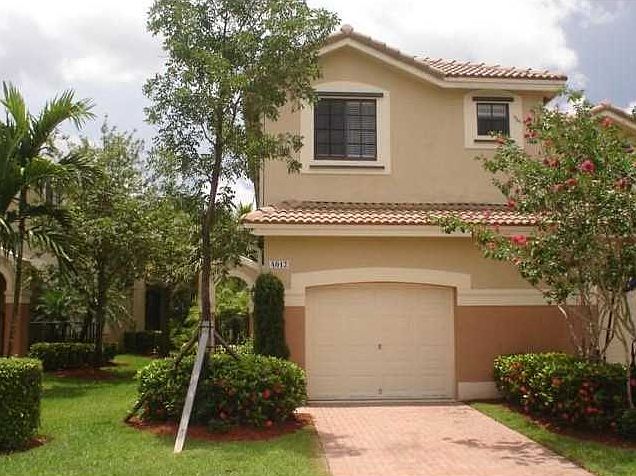 1st image of 4012 Peppertree Dr #4012