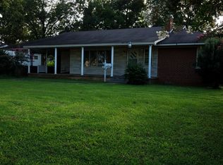 1005 Dickson St, Tuscumbia, AL 35674