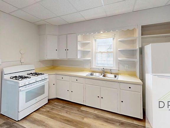 2nd image of 122 S Hosmer St #1